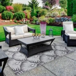 Northlight 4' X 6' Gray And White Fan Leaf Rectangular Outdoor Area Rug